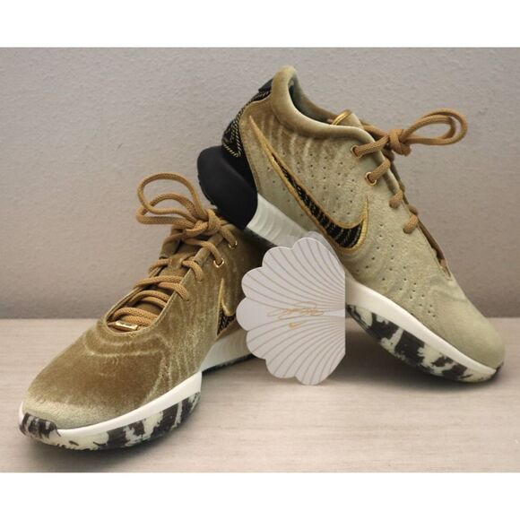 Nike FZ7883-700 Mens Sz 9.5 Metallic Gold LeBron XXI 21 QS Basketball Shoes - Picture 3 of 16